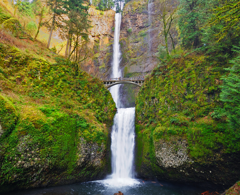 NR_Nearby_ColumbiaGorge_MultnomahFalls_99837764_shutterstock_tusharkoley-