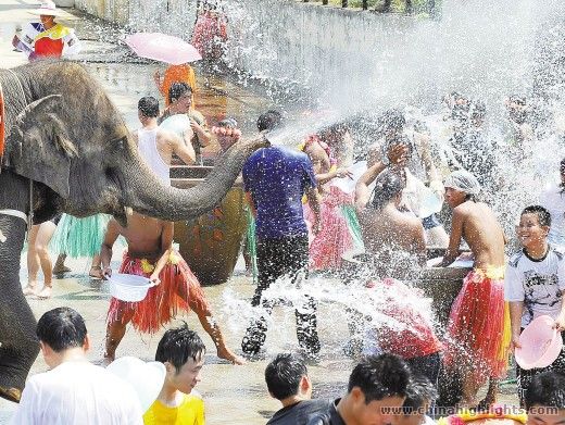 出典：タイの水かけ祭り２０１５