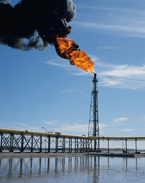 動画 油田や製油所の煙突に火が付いている理由
