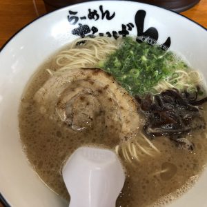 至高の豚骨スープ【ラーメン おいげん】が美味すぎる。福岡天神の人気ラーメン