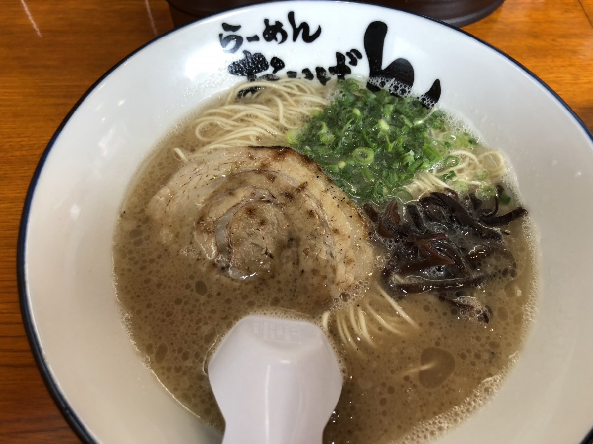 至高の豚骨スープ【ラーメン おいげん】が美味すぎる。福岡天神の人気ラーメン