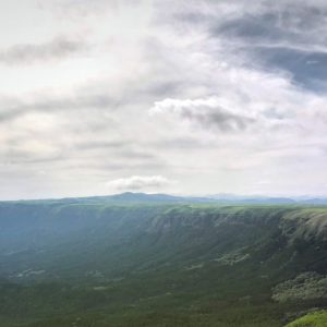 【阿蘇の絶景】世界最大級のカルデラが一望出来る大観峰が絶景！ソフトクリームが激ウマ